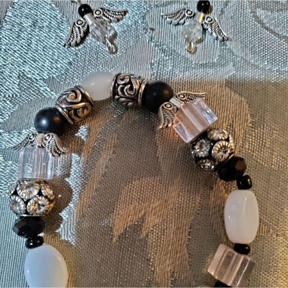 Wing charm Bracelet - Picture 3 of 7